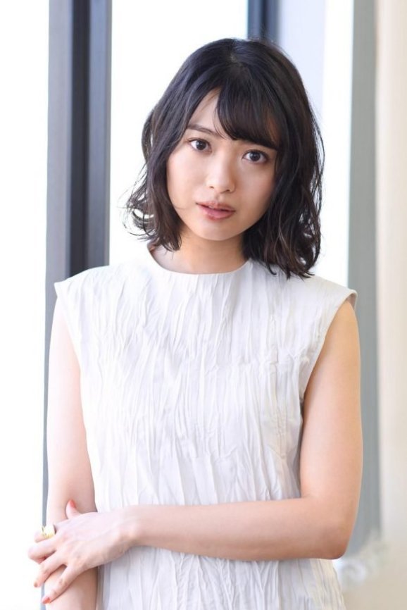 北原里英