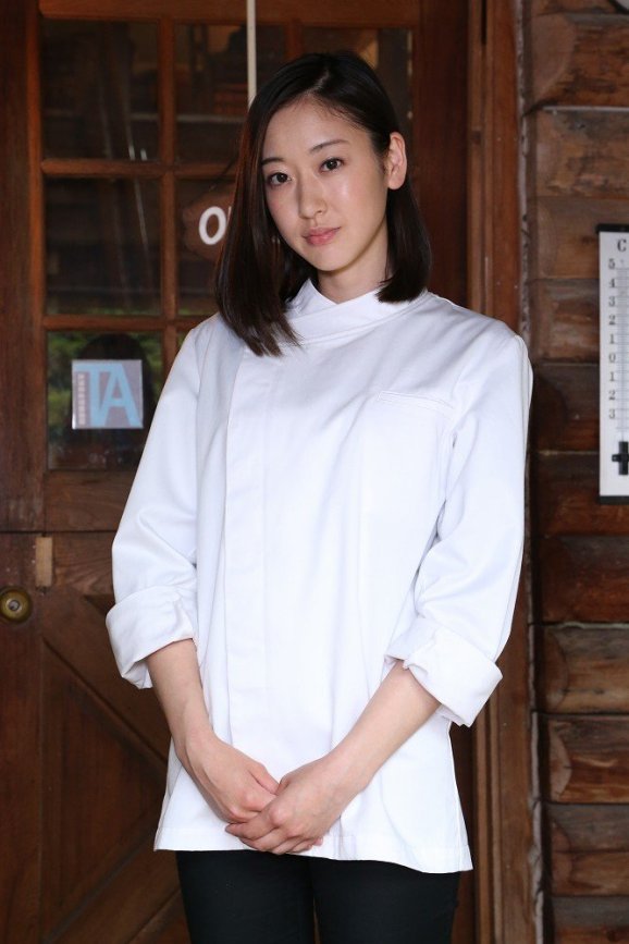 鮎川桃果