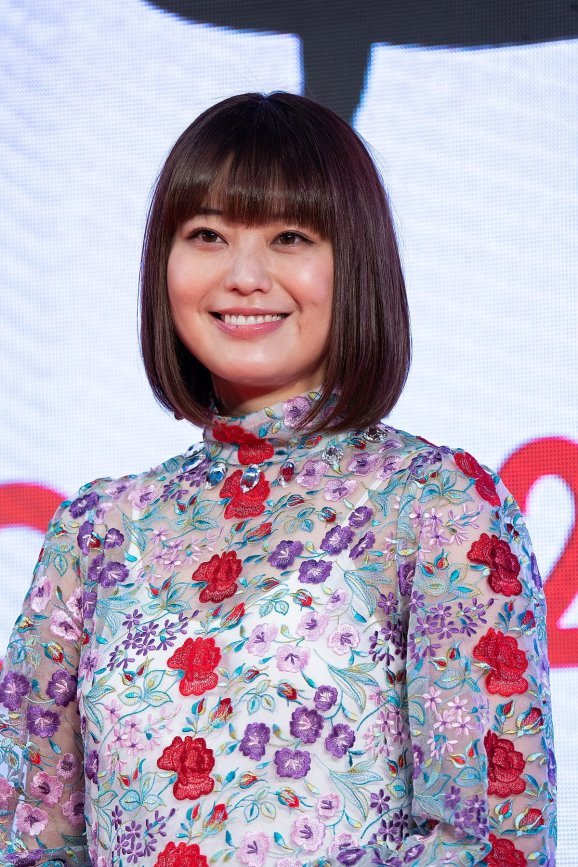 冨手麻妙