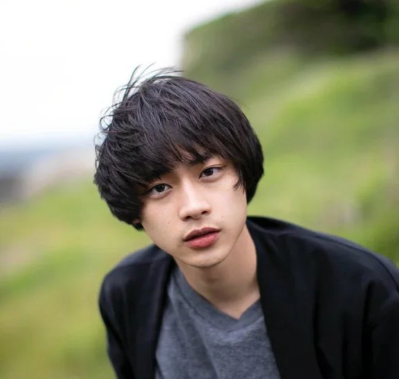 平井亜門