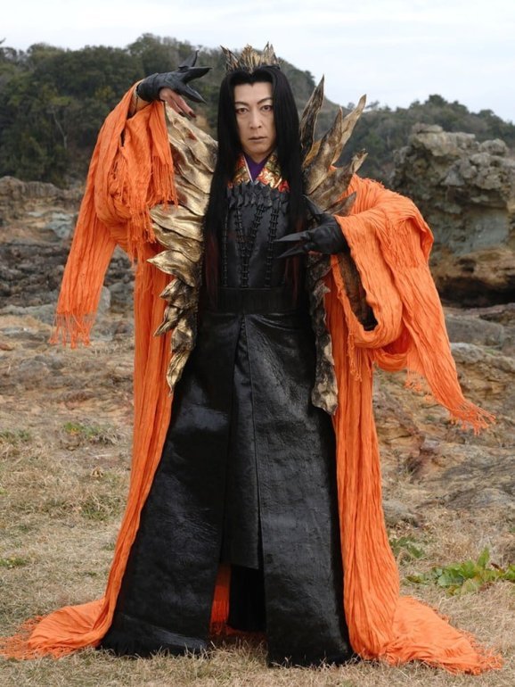 篠井英介