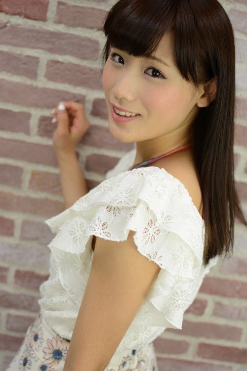 秋山ゆずき