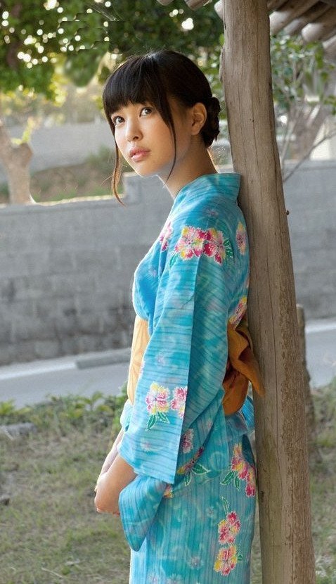 荒井萌