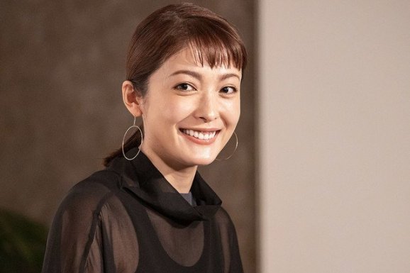 平山あや
