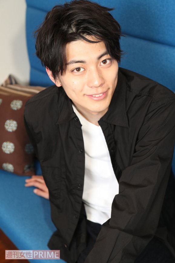 東啓介
