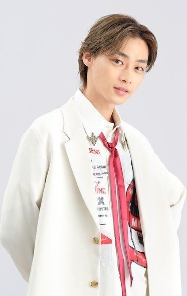 平井亜門