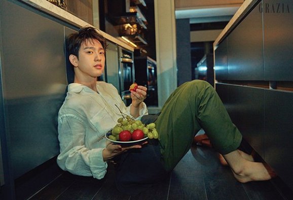 Чжинён из GOT7 для журнала Grazia July 2018
