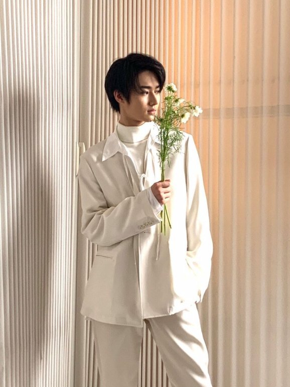 藤岡真威人