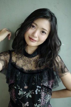 北原里英