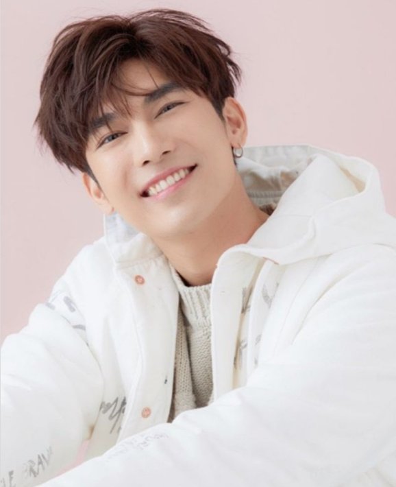 Мью Суппасит Тончививат / Mew Suppasit Jongcheveevat