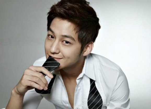 Ким Бом демобилизовался!