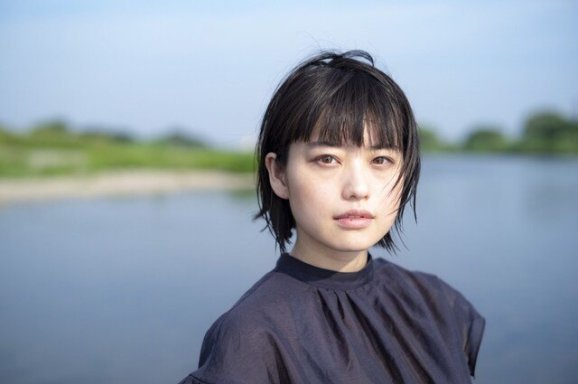 冨手麻妙
