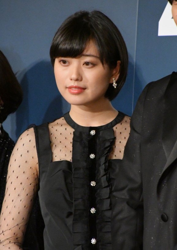 冨手麻妙