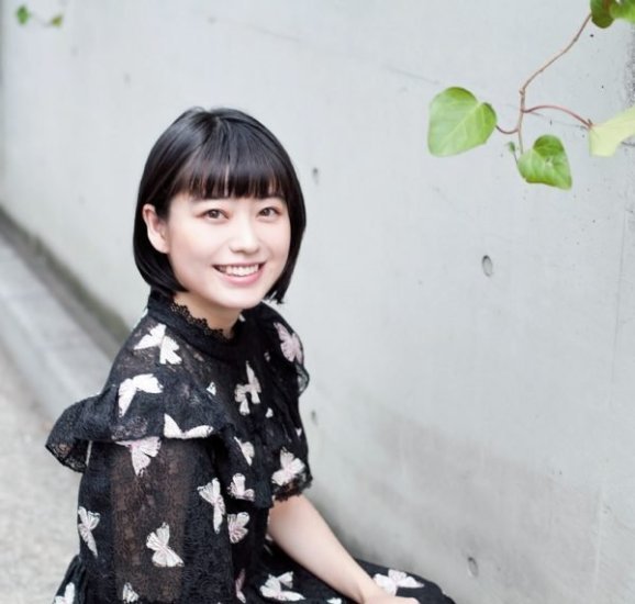 冨手麻妙