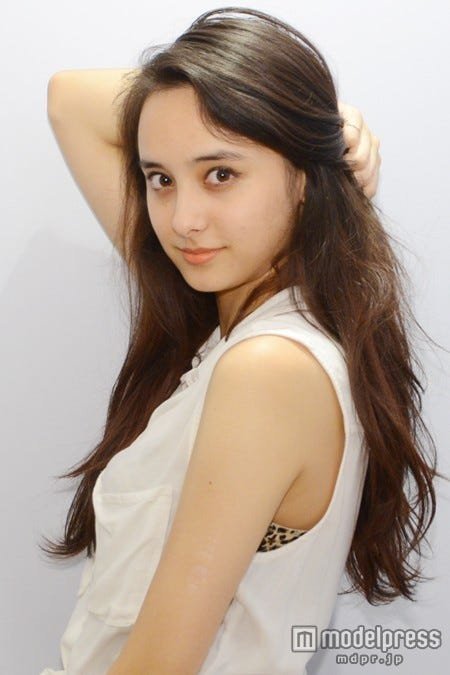 石田ニコル