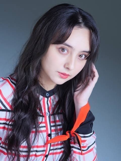 石田ニコル
