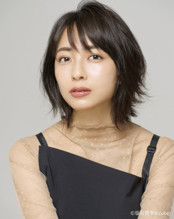 小島 梨里杏
