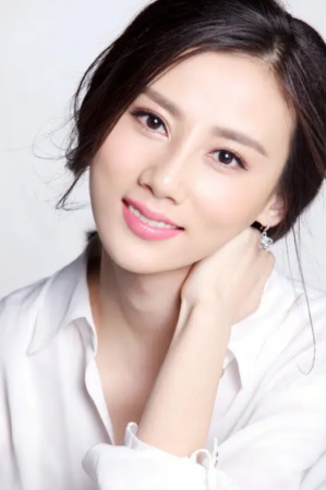 Ван Лу Юнь / Wang Lu Yun