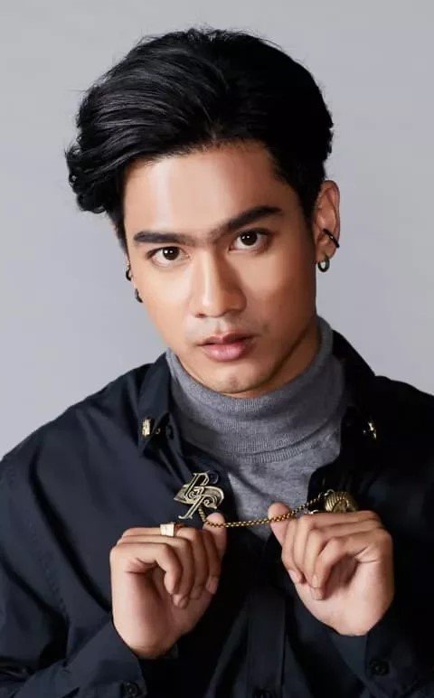 Виктор Критчапон Чарусак / Victor Kritchapol Jarrusak