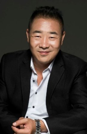 Ван И Шэн / Wang Yi Sheng