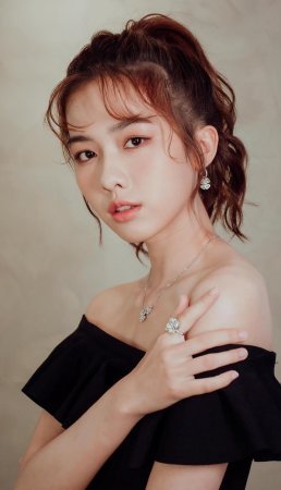 Хэ Си Цзин / He Si Jing