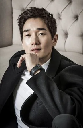 Ю Джи Тхэ /  Yoo Ji Tae