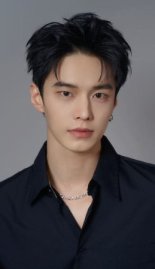 Хэ И Цянь / He Yi Qian