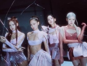Розовый Веном BLACKPINK