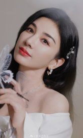 Хуан И / Crystal Huang / Huang Yi  1977