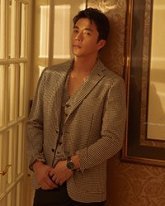 Фотосессия Квон Сан У для Esquire August 2018