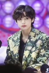 4 звезды K-pop в ТОП-30 самых красивых мужских лиц десятилетия