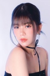 Ви Вирая Чжан / Wee Weeraya Zhang