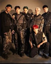 EXO участвует в эпической битве против себя