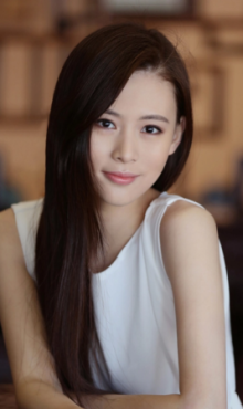 Лун И И / Adela Long / Long Yi Yi