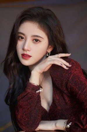 Цзюй Цзин И / Ju Jing Yi