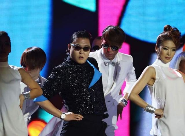 Певец PSY находится под следствием